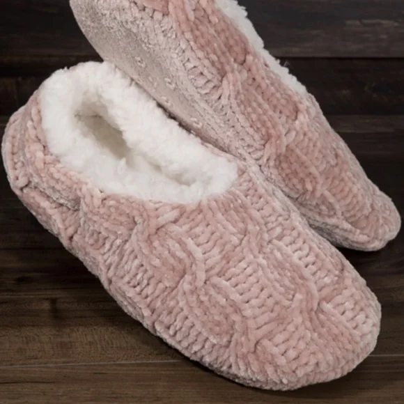 LAST Pair! Cozy Comfy Sherpa Lined Slippers w/Anti-slip Grip Bottoms - Picture 5 of 8